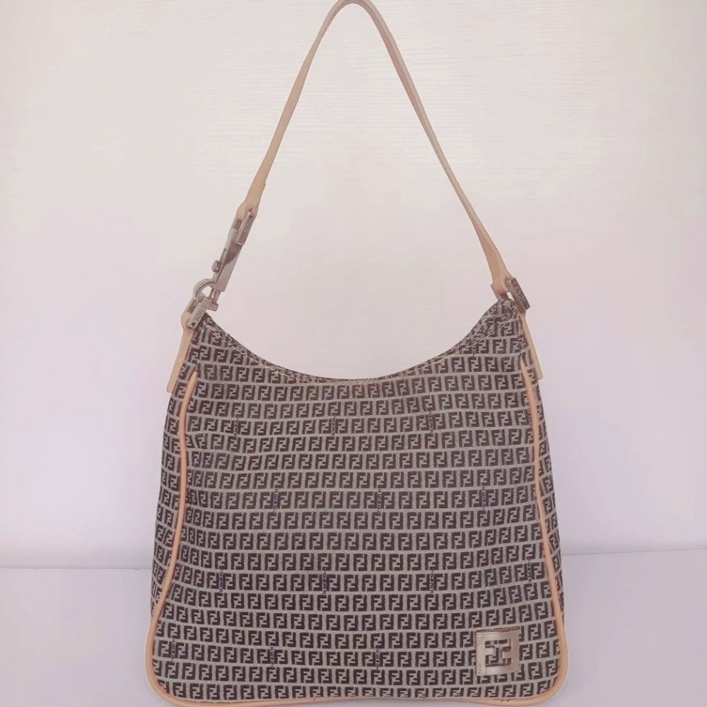 ❌️SOLD❌️ Rare Fendi Zucchino Hobo. - Picture 8 of 8